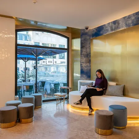 Blue Liberdade ליסבון